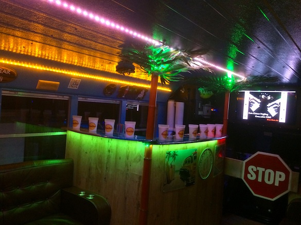 Bus Bar: Erding – München – Landshut Partybus Miami Beach